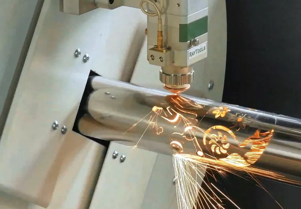 FL-12000R-1500-D350-IPG Лазерный резчик металлических труб